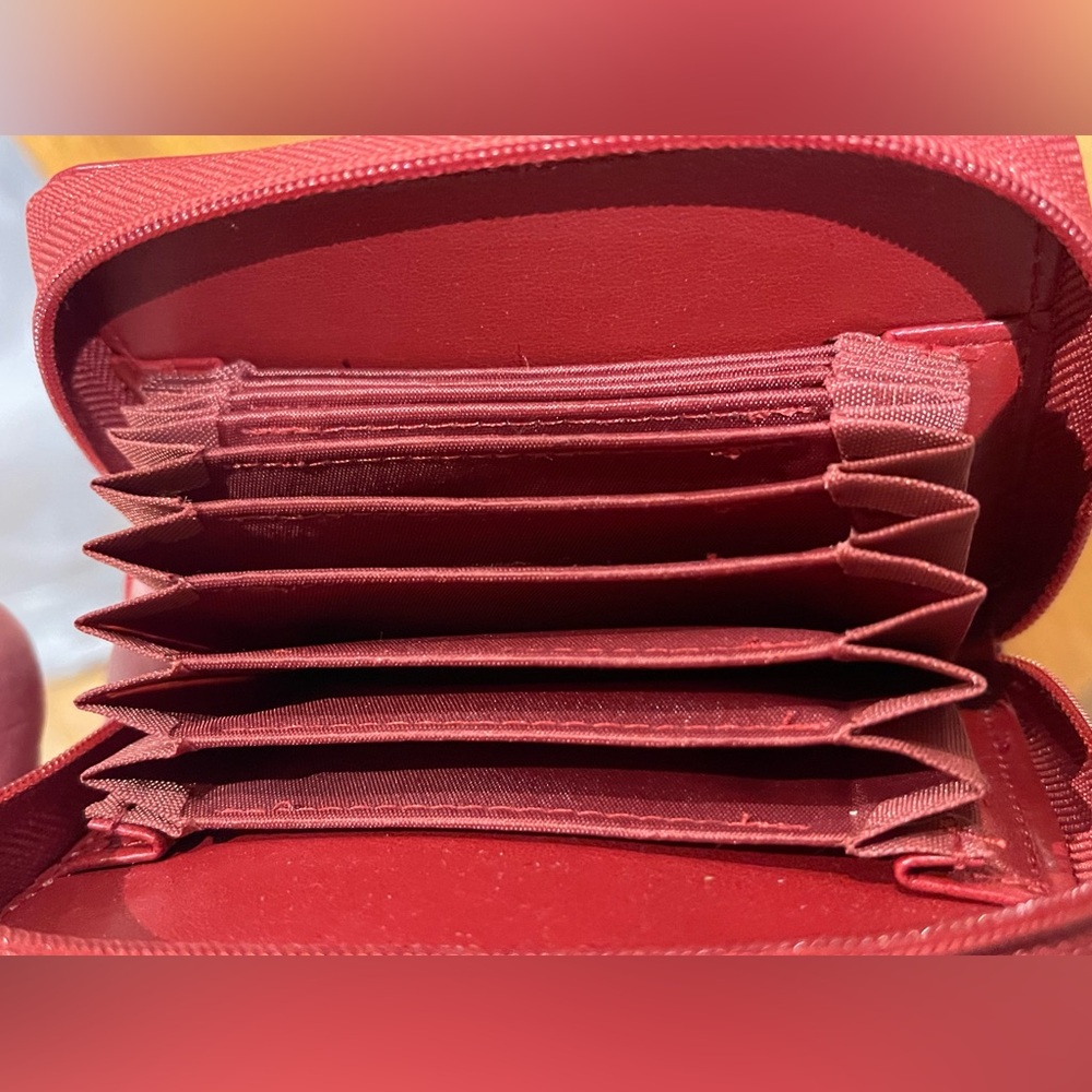 Buxton Expandable credit card case ….RED!! New with tags - Picture 5 of 5